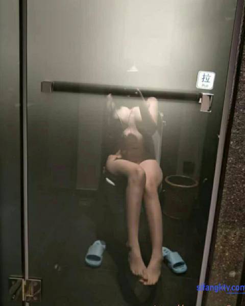 【重磅炸弹】超甜的奶极品反差女神稀有大尺度流出  36P  29v  688m  百度云永久