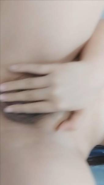 样貌可爱小美女，独自在家没事[1V 214M][百度盘]