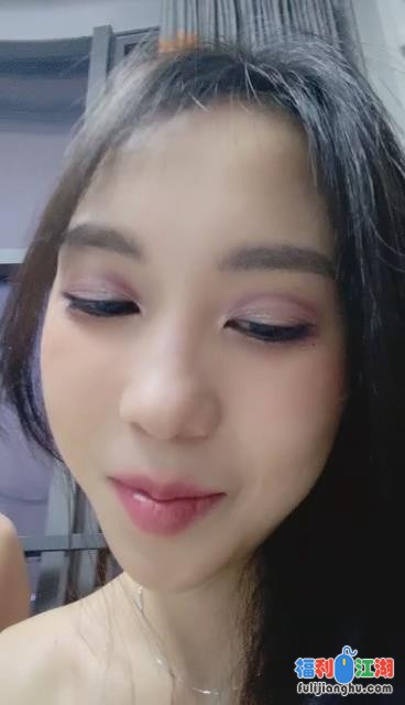 长发苗条女友被暴力打桩超级刺激，先洗澡再到床上超多姿势做爱1v 13p 882mb【百度网盘】