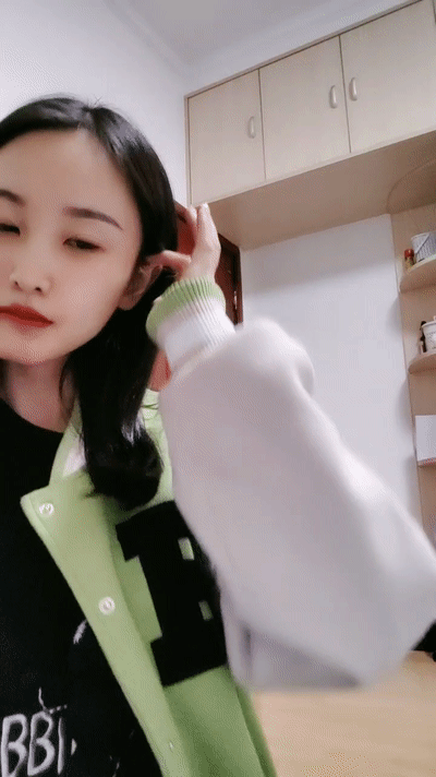 高冷气质颜值美女！新人下海很直接！脱下裤子掰穴看，多毛小穴特写，骚逼看着非常紧致[592MB/MP4/00:51:36]