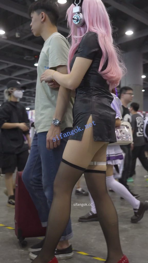 【xxn-361】黑色开衩旗袍cos小姐姐..条纹内裤穿在肉丝外面【1V】【532M】